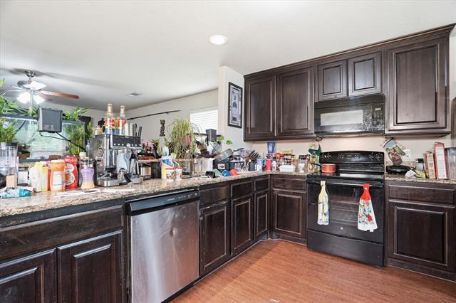 Foto del edificio - 1812 Village Park Trail