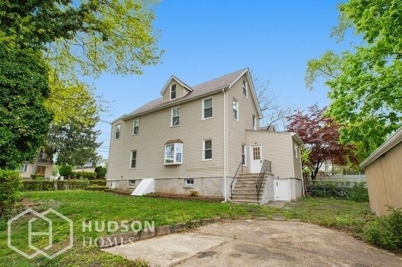 Building Photo - 83 E Forest Ave