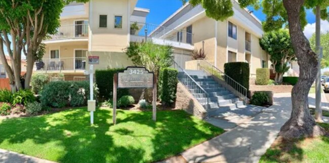 Foto del edificio - 3425 E 15th St