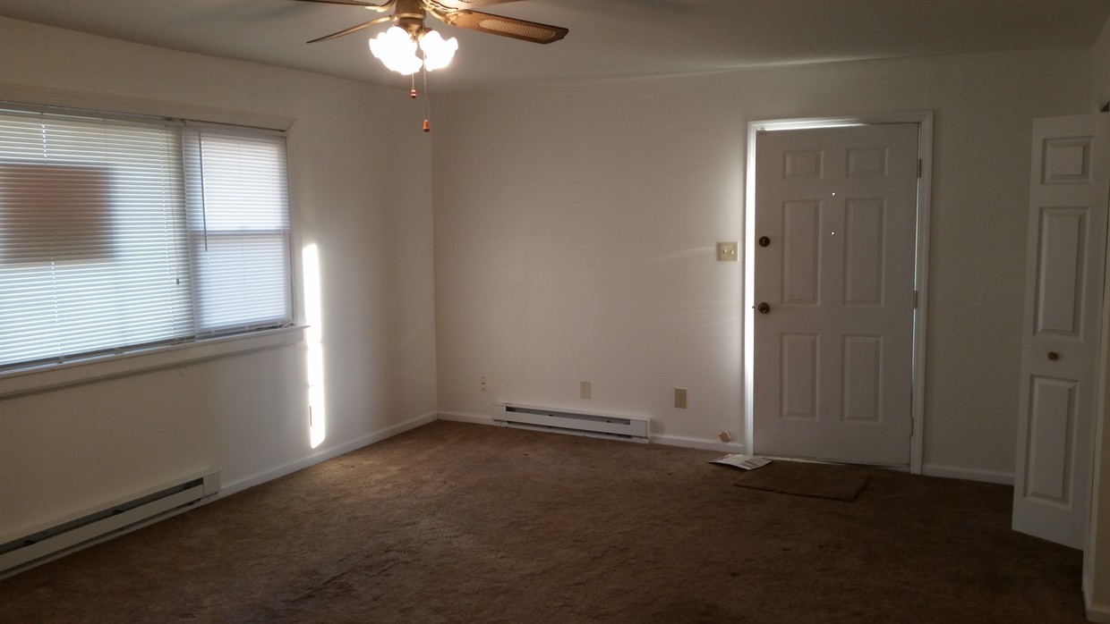 Primary Photo - 2221 Kuehnle Ave