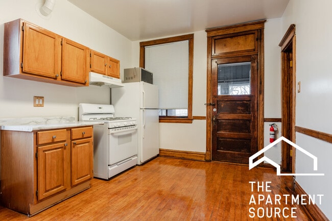 Building Photo - 2014 N Kedzie Ave