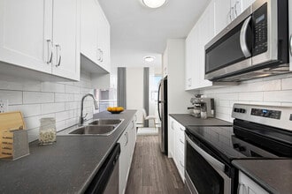 Building Photo - 4222 Bathurst Street Apartments