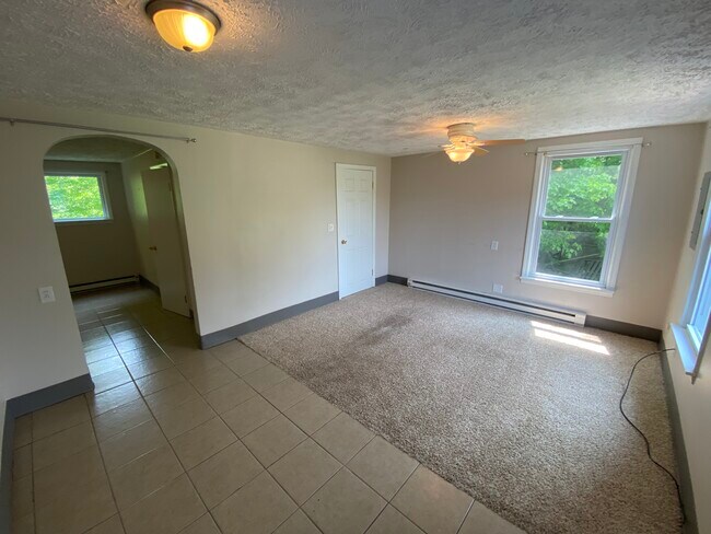 Foto principal - 8715 Valley View Dr.