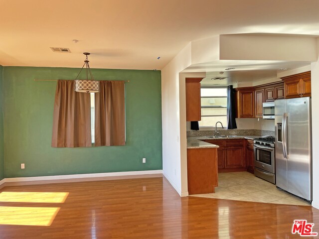 Building Photo - 1448 N Fair Oaks Ave