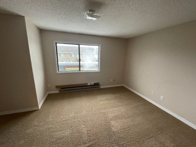 Foto del edificio - 2058 Clubhouse Way