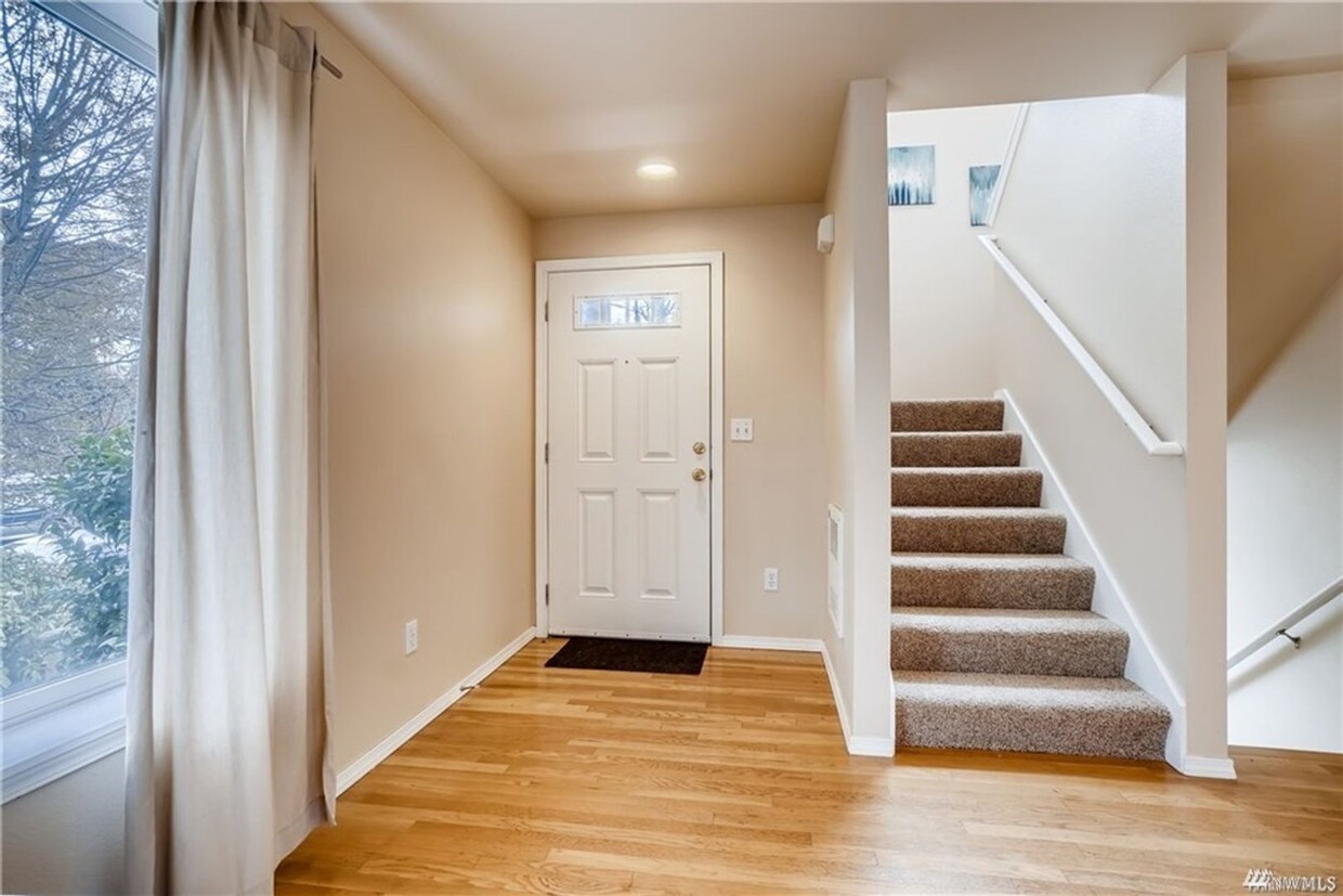 Foto principal - 4Bd/3.25Ba Seattle Townhouse