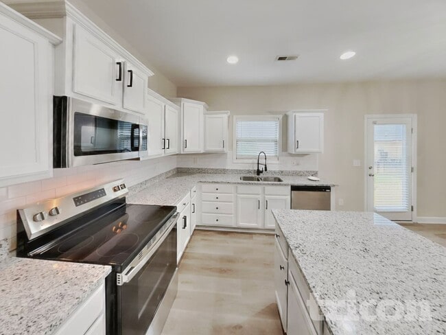 Building Photo - 1056 Lindyn Lee Wy