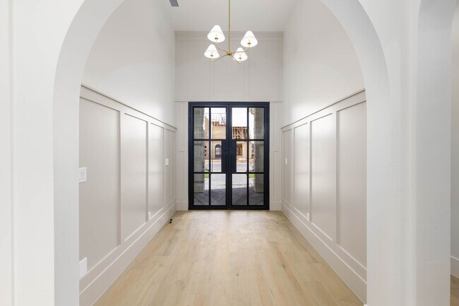 Foto del edificio - Beautiful single story with 4 bedrooms close to Crimson High School