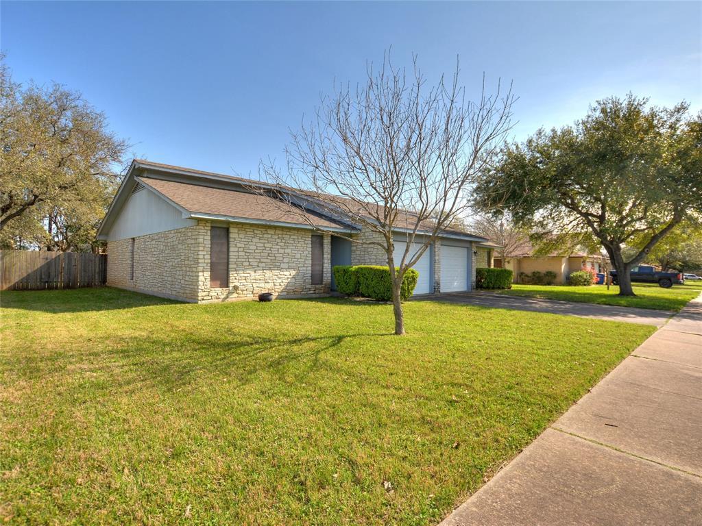 Foto principal - 3704 Bannockburn Dr