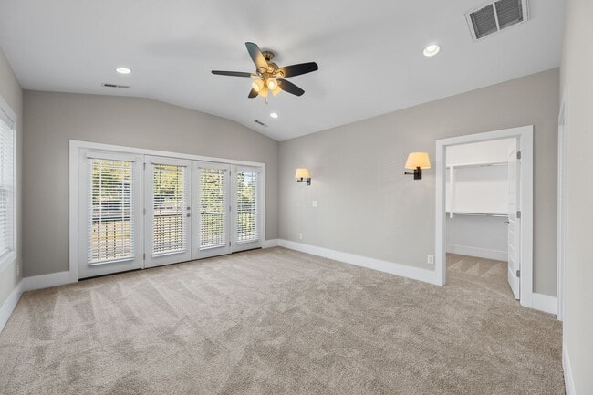 Photo - 835 Gale Ln House