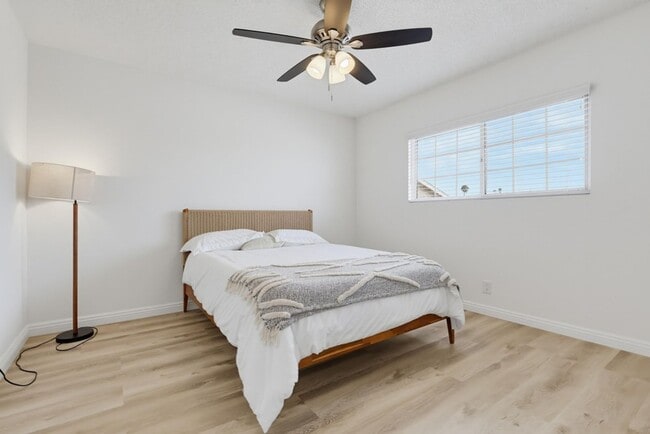 Interior Photo - 6028 West Blvd