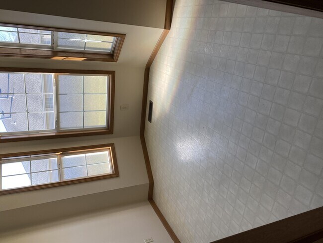 Building Photo - 809 Foxx Dr