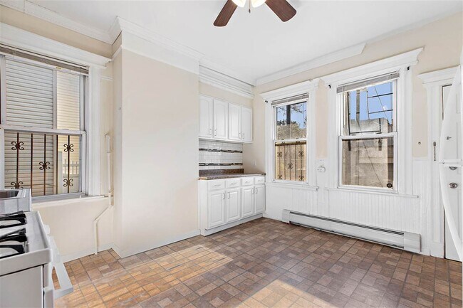 Foto del edificio - 893 Montgomery St