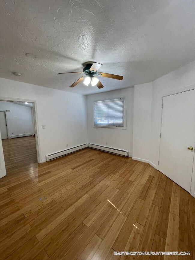 Foto del edificio - 241 Maverick St