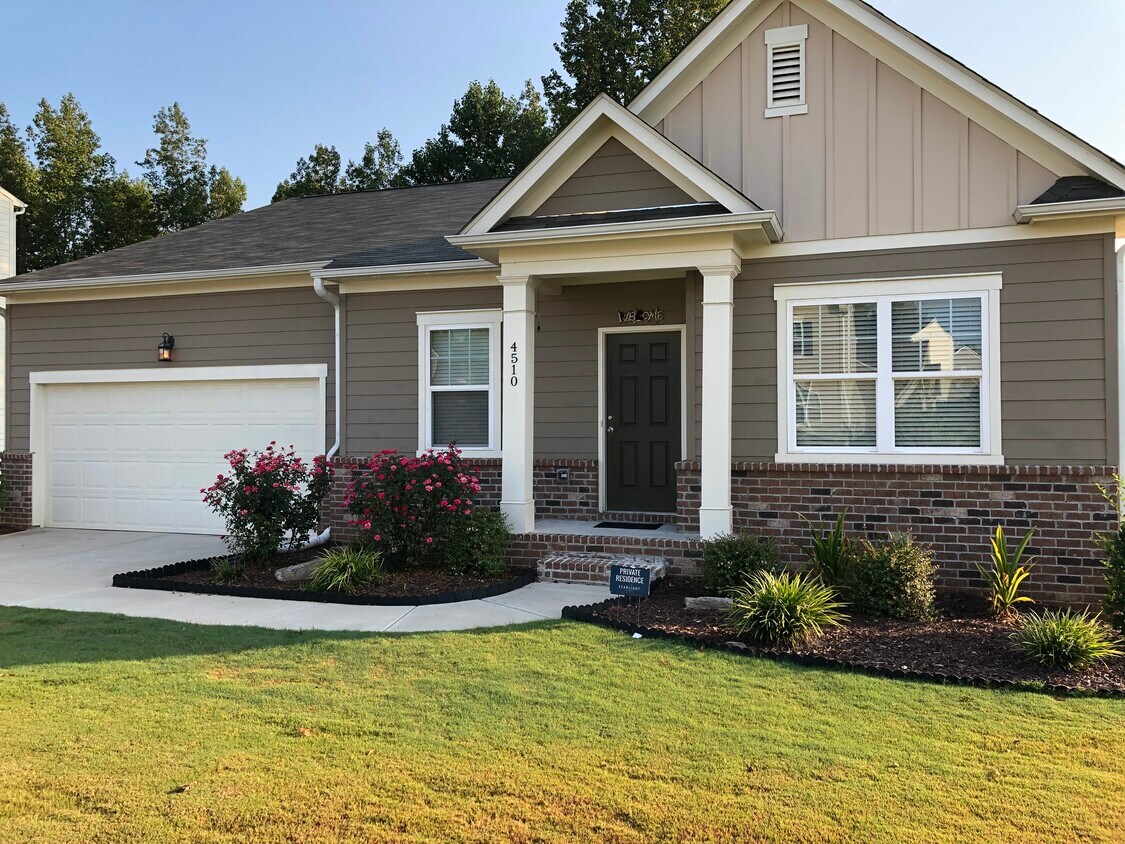 Front of house - 4510 Elmwood Trl