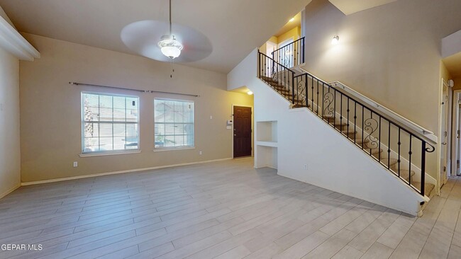 Foto del edificio - 7716 Maple Landing Court
