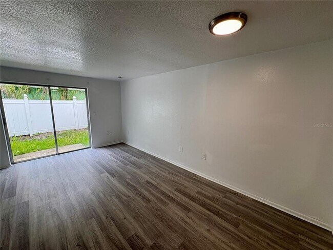 Foto del edificio - 408 57th Ave Dr E