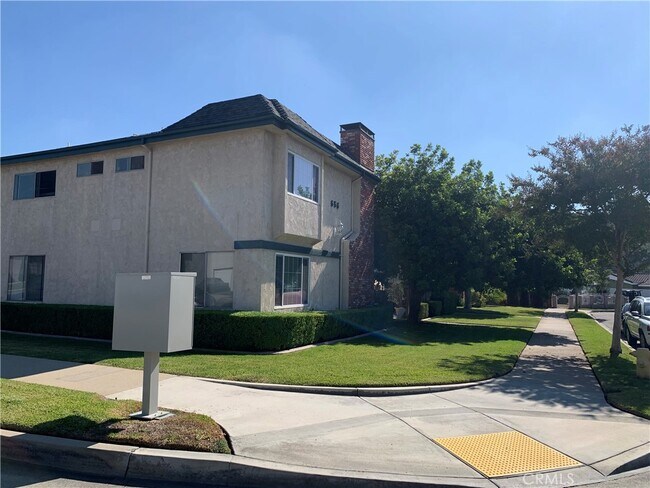 Foto del edificio - 656 Lemar Park Dr