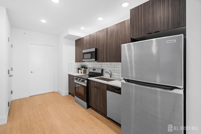 Foto del edificio - 50 Easton Ave