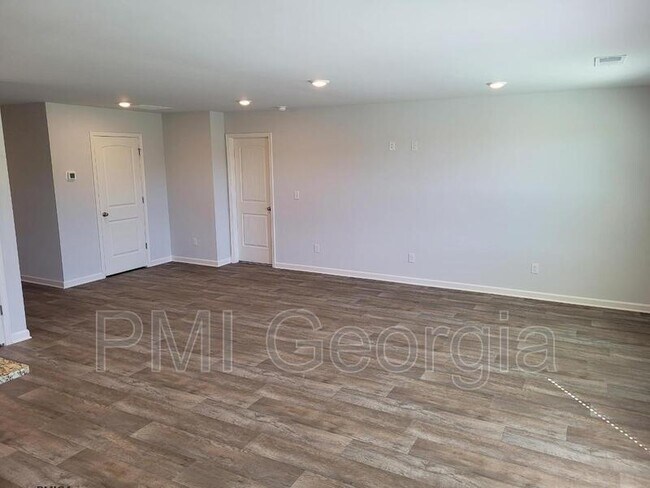 Building Photo - 7210 Winterberry Cir