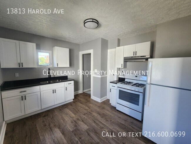 Foto del edificio - 13813 Harold Ave