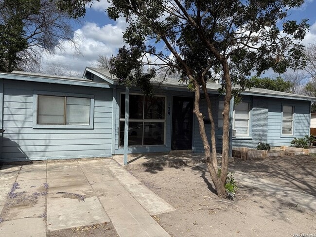 Foto del edificio - 139 Trudell Dr