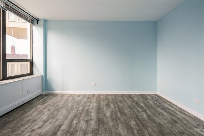 Foto del edificio - 3930 N Pine Grove Ave