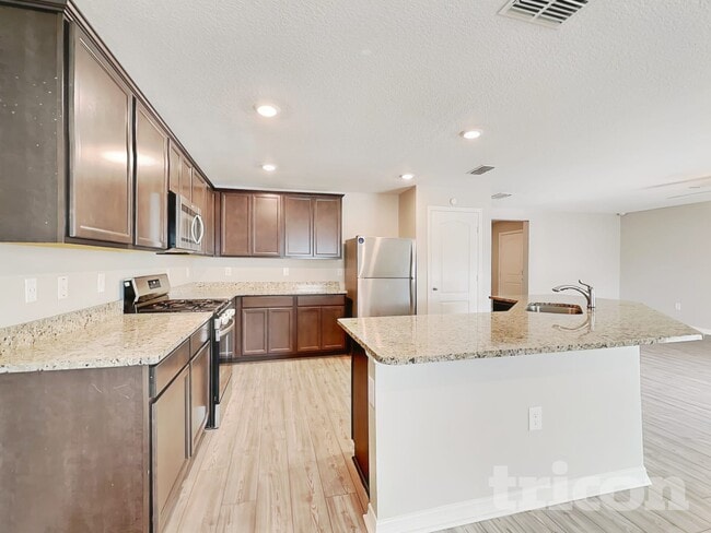 Building Photo - 304 Kensington View Dr