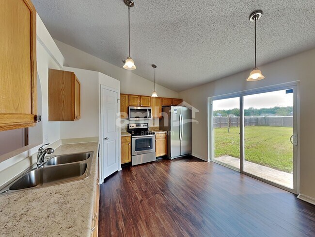 Foto del edificio - 3411 Talisman Dr