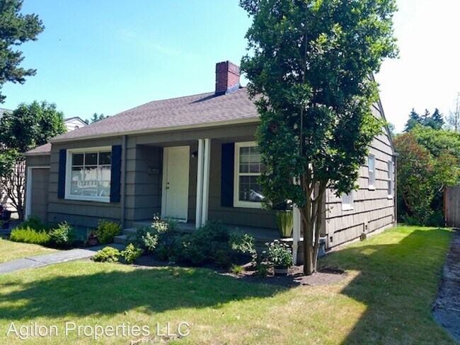 Building Photo - 2 br, 1 bath House - 3636 34th Ave W