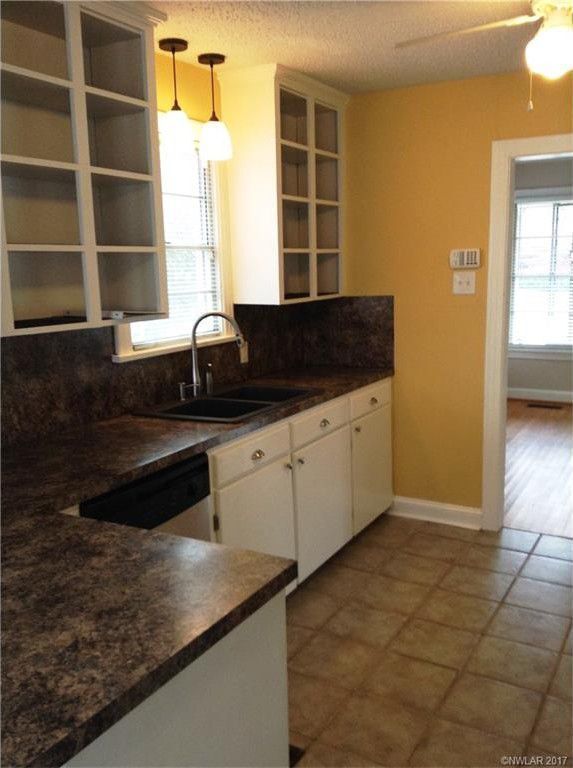 Foto del edificio - ** AVAILABLE JUNE 1ST ** CUTE 3/1 BROADMOO...