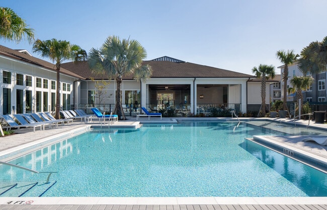 Building Photo - Aventon Lake Conway