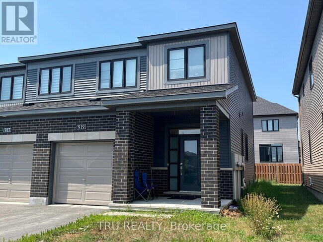 Building Photo - 919 Athenry Ct