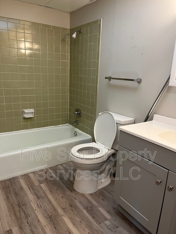 Foto del edificio - 205 W Allen St