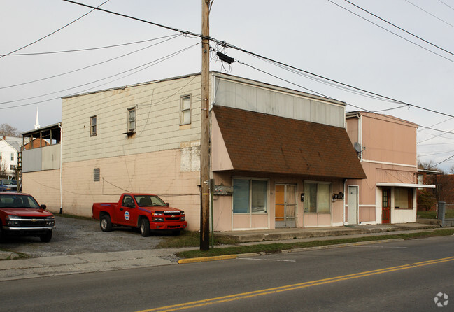 Building Photo - 307-311 Thorn St