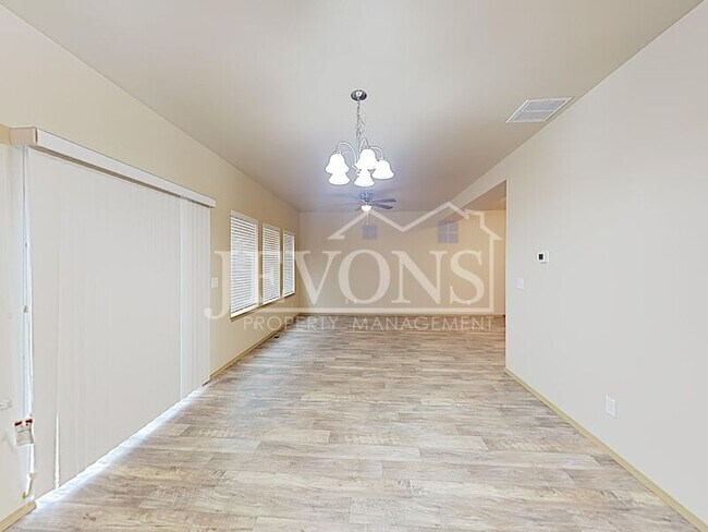 Foto del edificio - 708 N 29th Ave