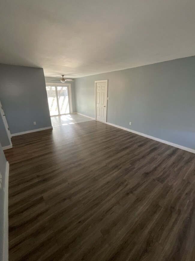 Building Photo - Beautiful 3 Bedroom, 2 Bath Home in Sneads...