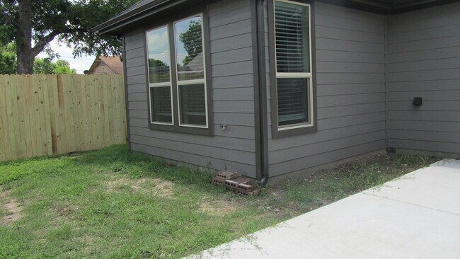 Foto del edificio - 3701 6th Ave