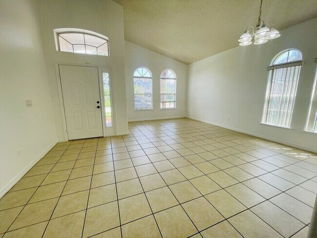Building Photo - The Oaks-Golf Community-2570 THe Oaks Blvd...