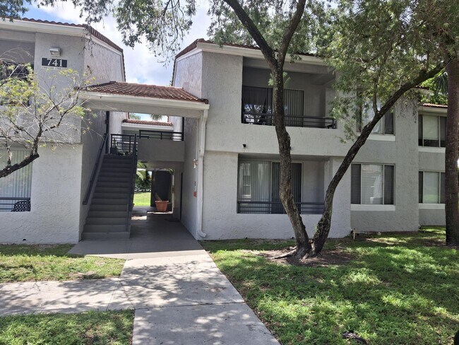 Building Photo - 741 Lyons Rd