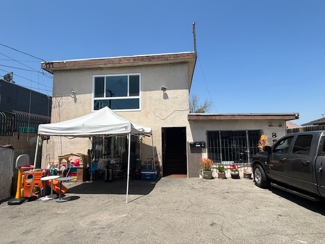 Building Photo - 851 W 95th St