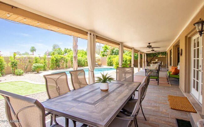 Foto del edificio - 15640 N 55th St