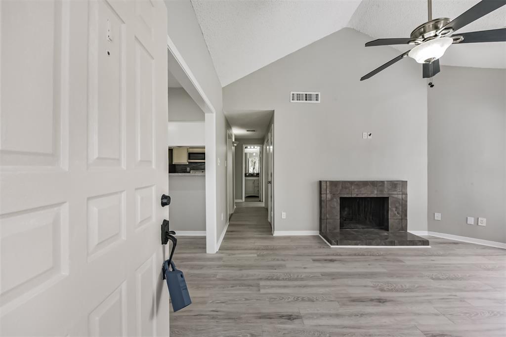 Primary Photo - 10122 Waterstone Dr