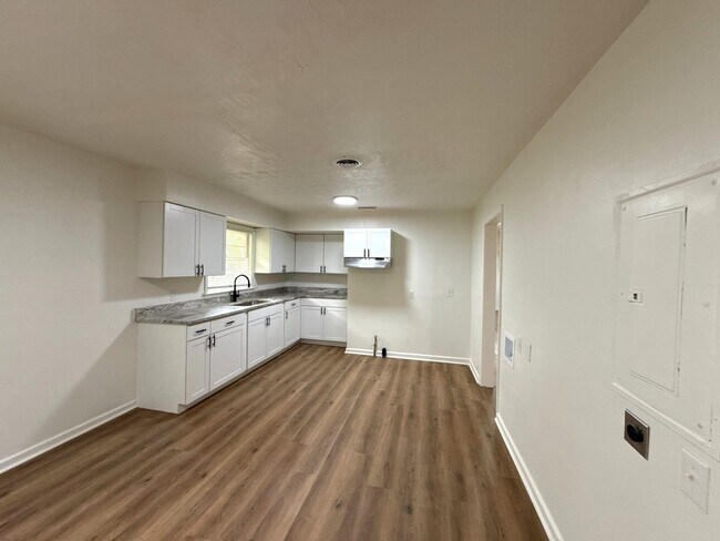 Foto del edificio - 2309 Ginny Ave