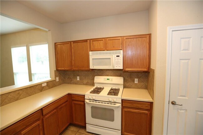 Building Photo - 128 Portsmouth Dr