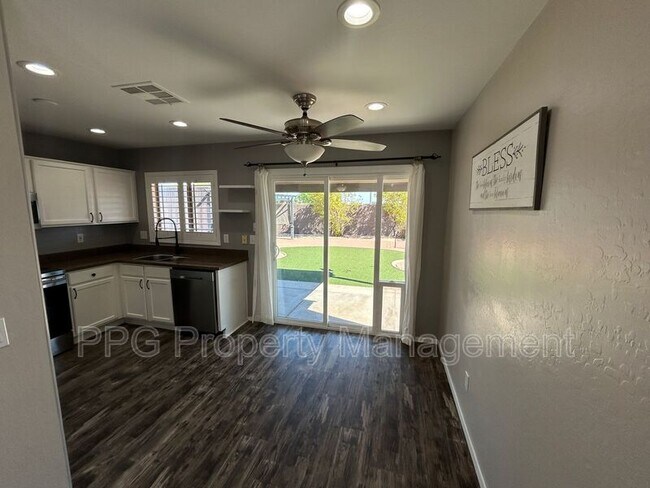 Foto del edificio - 14938 W Caribbean Ln