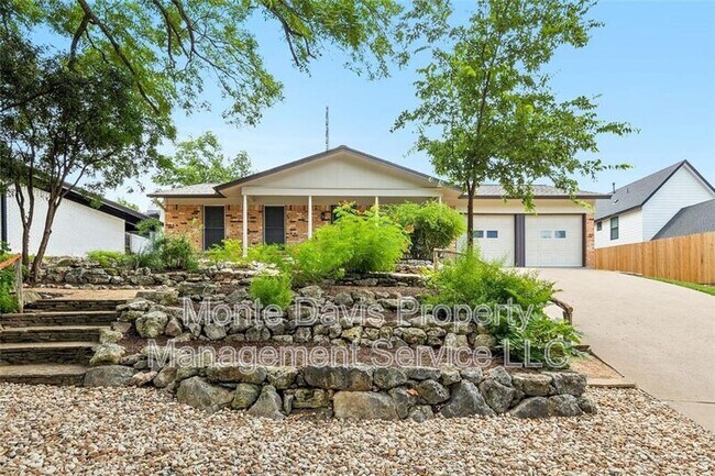Building Photo - 3205 Santa Monica Dr