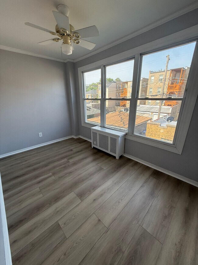 Foto del edificio - 6322 N Talman Ave