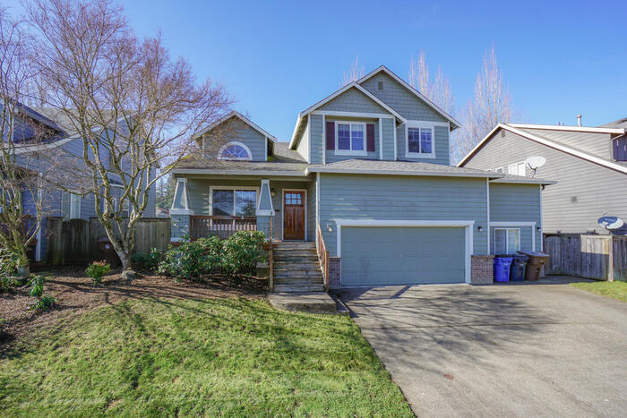 Primary Photo - BEAUTIFUL FOUR BEDROOM IN CAMAS
