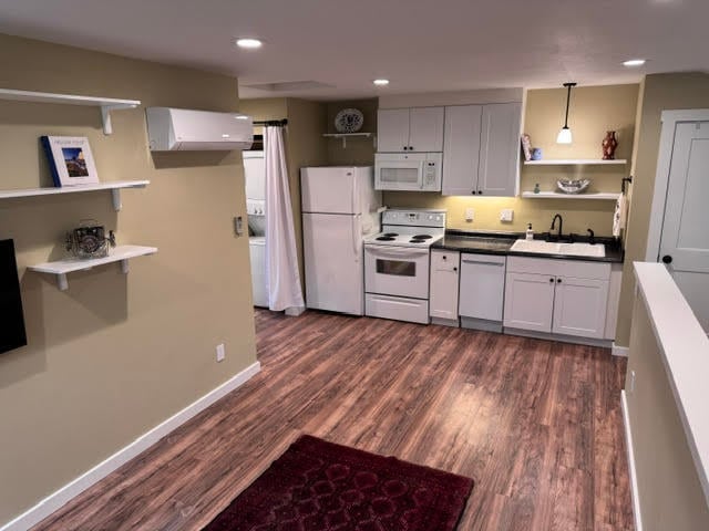 The living and dining area is quite, private and full of light. - 9235 SW 7th Ave